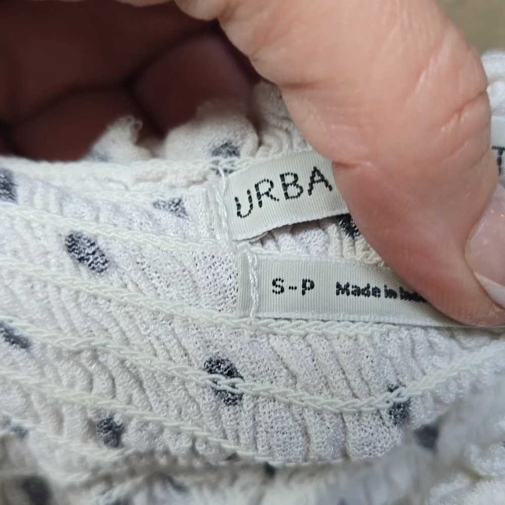 Urban Outfitters Super Soft Polka Dot Smoked Cropped Long Sleeve Top Small S - Picture 10 of 11